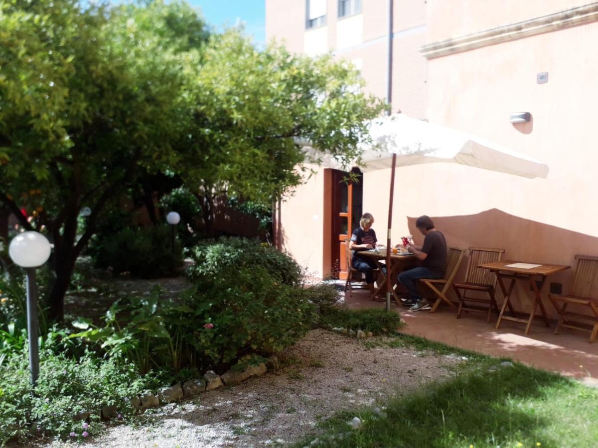 Bed and Breakfast Oasi Ottocento Куарту-Сант'Элена Экстерьер фото