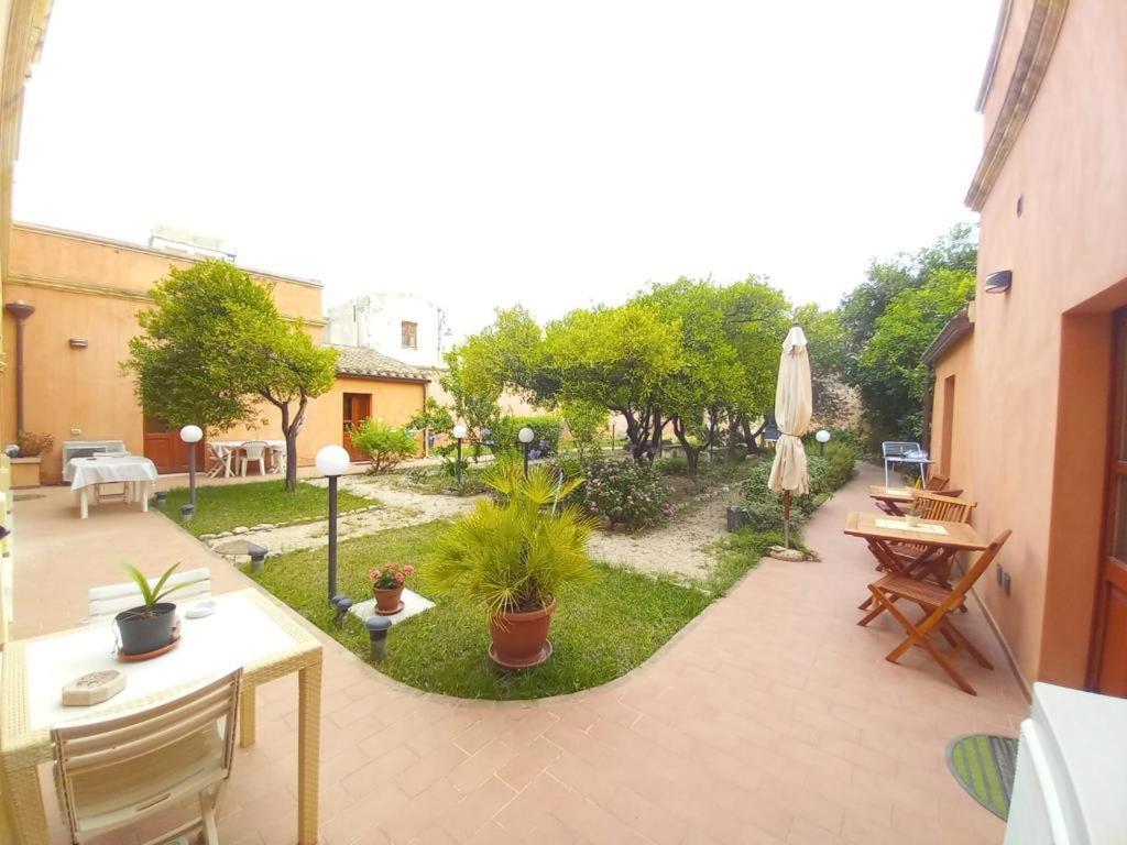 Bed and Breakfast Oasi Ottocento Куарту-Сант'Элена Экстерьер фото
