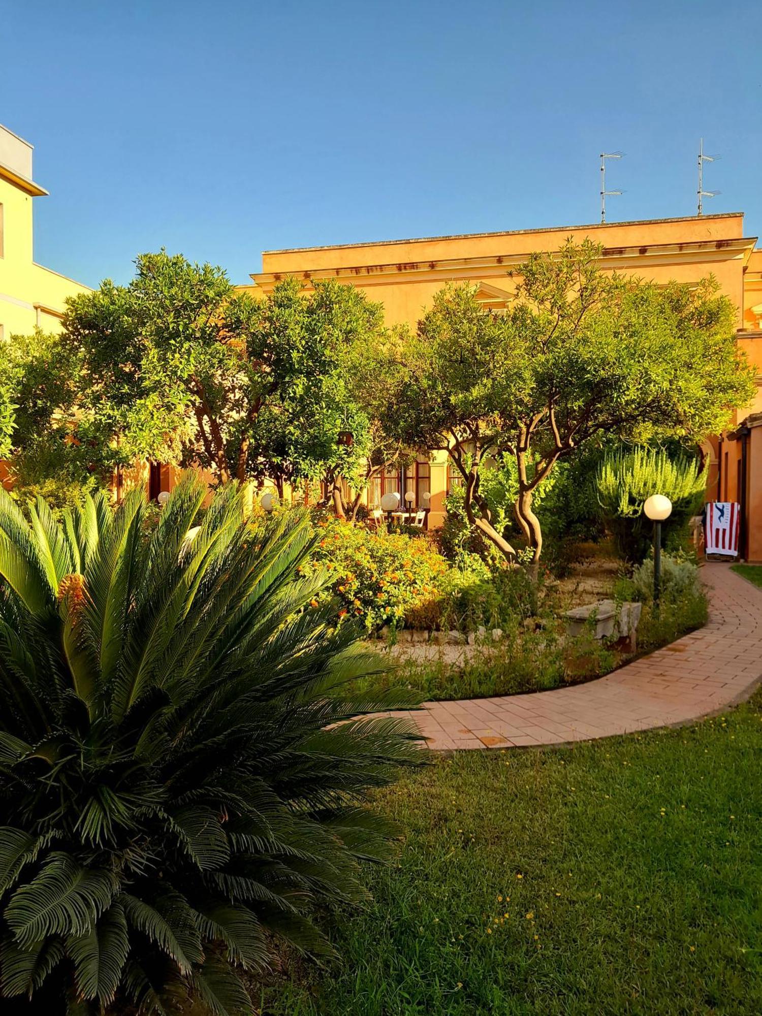 Bed and Breakfast Oasi Ottocento Куарту-Сант'Элена Экстерьер фото