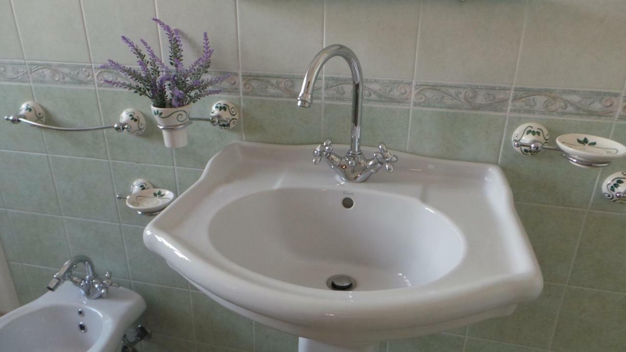 Bed and Breakfast Oasi Ottocento Куарту-Сант'Элена Экстерьер фото