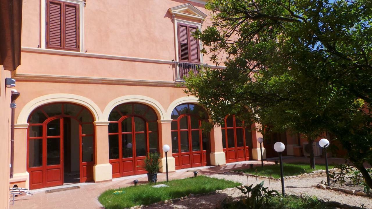 Bed and Breakfast Oasi Ottocento Куарту-Сант'Элена Экстерьер фото