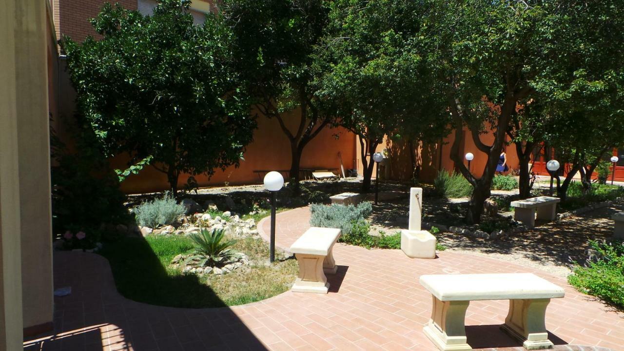 Bed and Breakfast Oasi Ottocento Куарту-Сант'Элена Экстерьер фото
