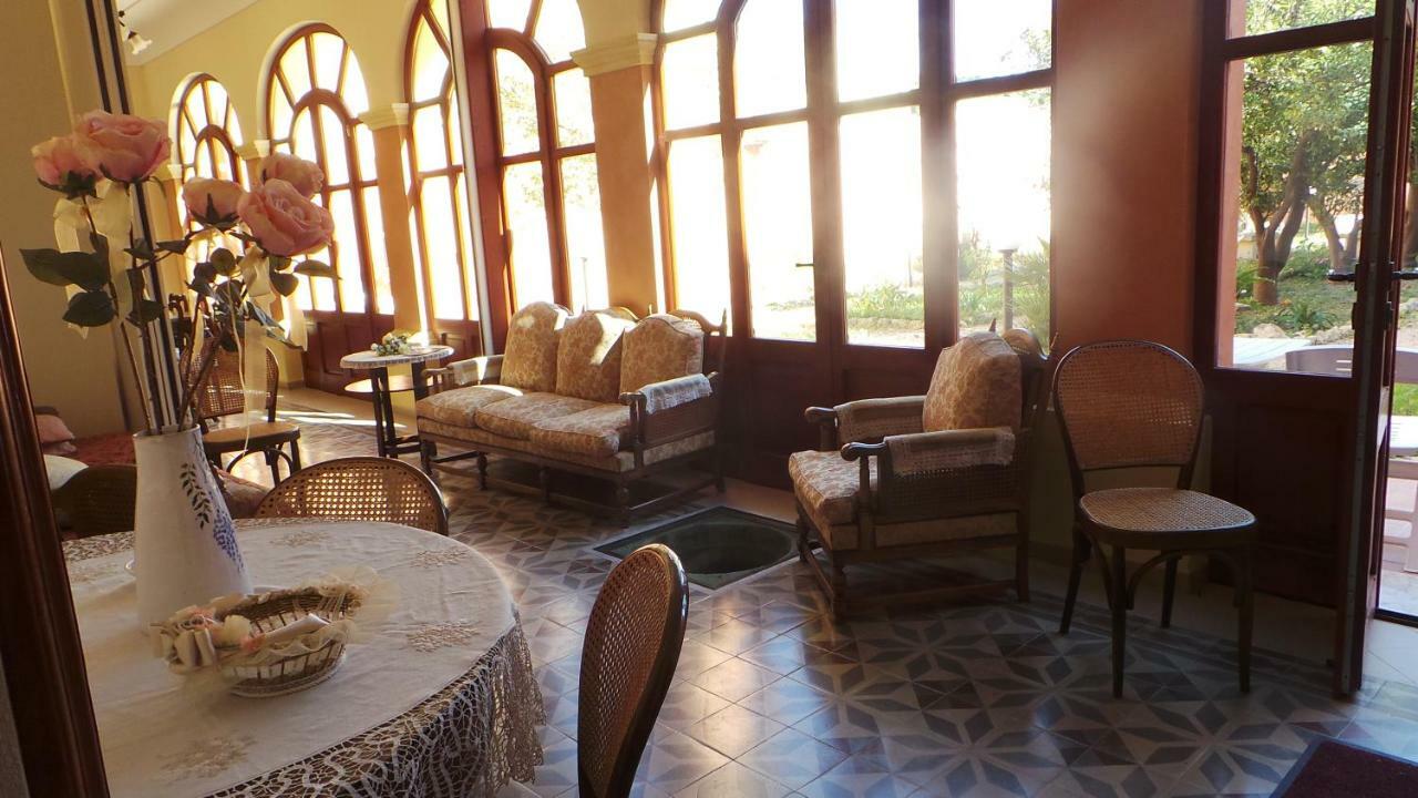 Bed and Breakfast Oasi Ottocento Куарту-Сант'Элена Экстерьер фото